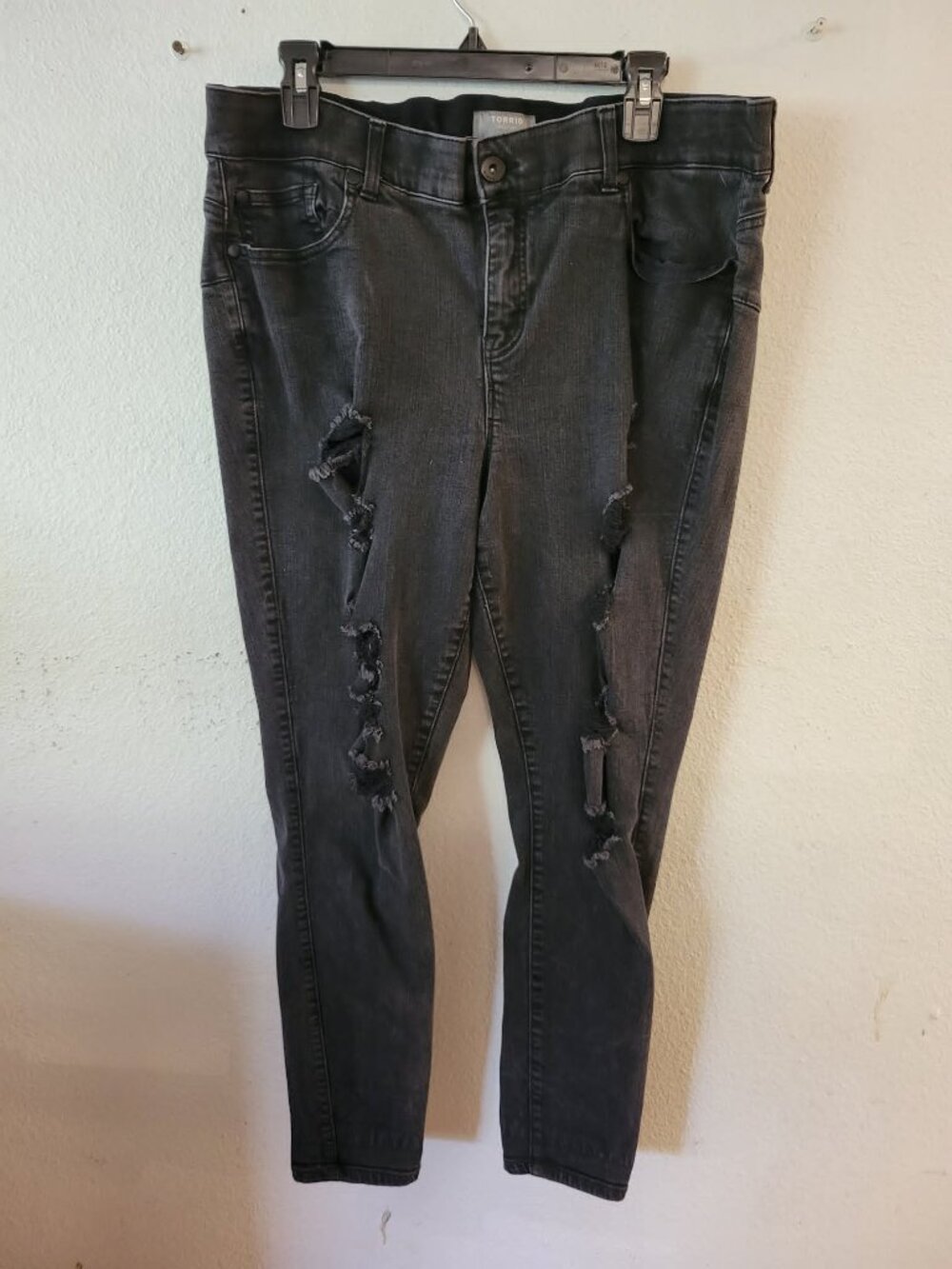 Torrid Bombshell Jeans Women 20R Black Skinny Distressed Stretch Grunge #268